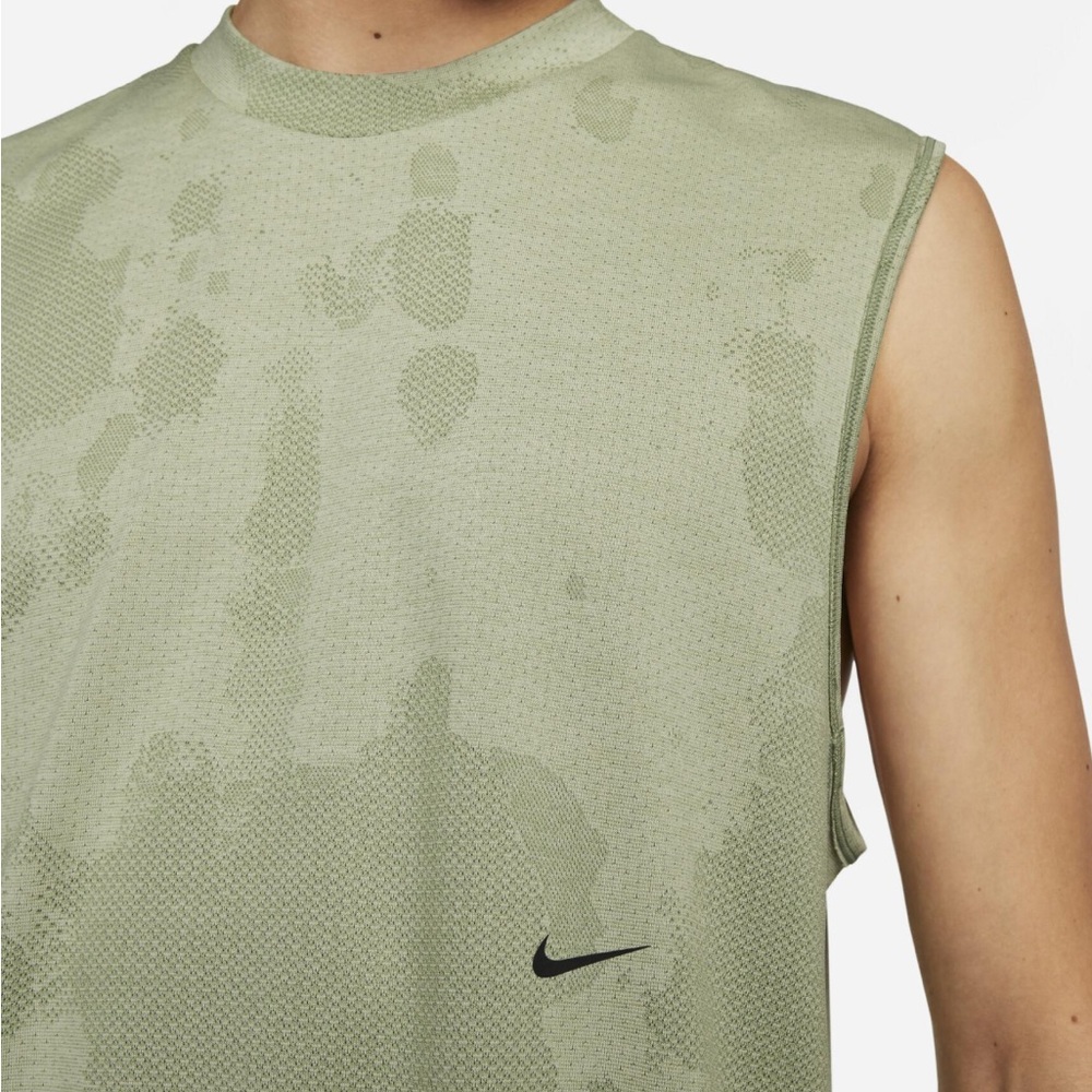Nike Green Performance Tank Top with Tonal Pattern